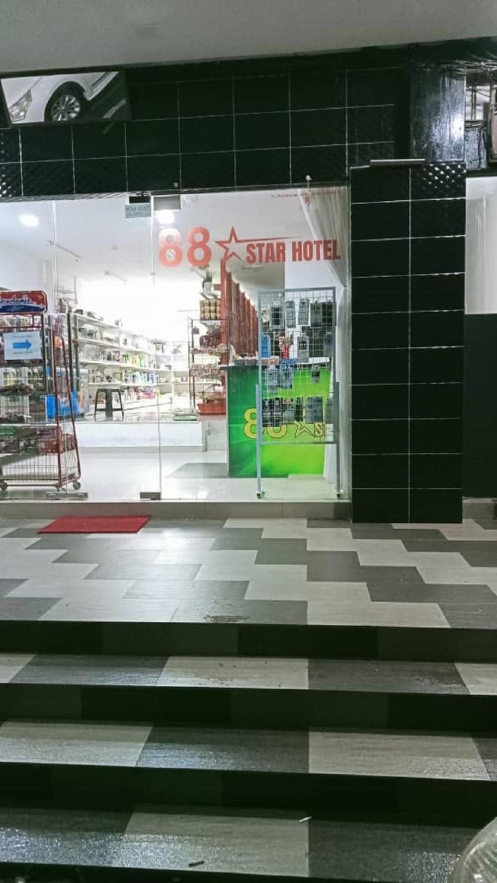 88 Star *